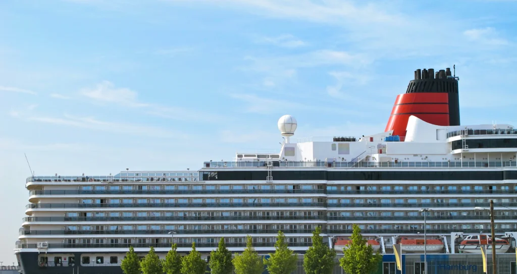 Gehen Sie entspannt auf Kreutzfahrt - das klappt auch ab Hamburg HafenCity, wenn Sie im Vorfeld einen sicheren Parkplatz gebucht haben.