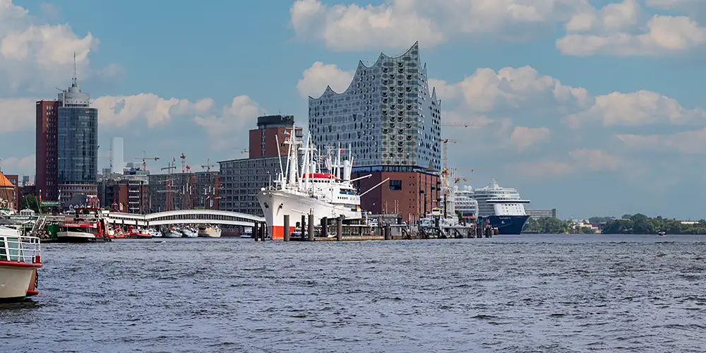 Der Anleger Cruise Center HafenCity liegt ist der modernste Hamburgs. Leider ist hier die Parkplatzsituation auch besonders angespannt.