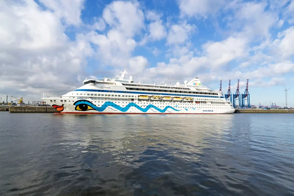 Die Aida am Terminal Hamburg Steinwerder - Hafen-Parken