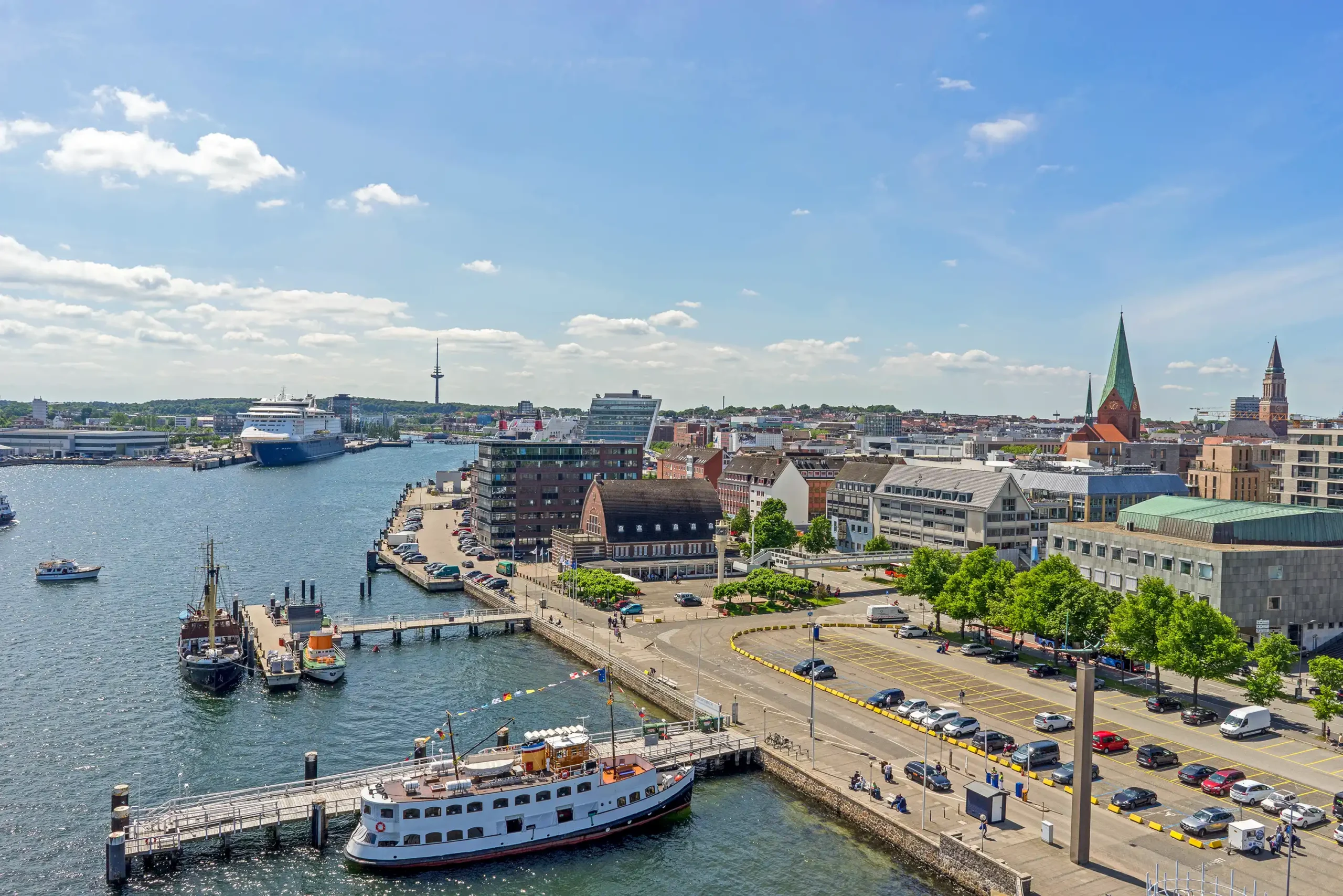 Start der Kreuzfahrt im Hafen Kiel 2026