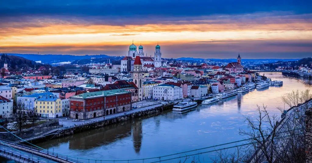 Anleger Passau im Advent – Parkplatz für Flusskreuzfahrt